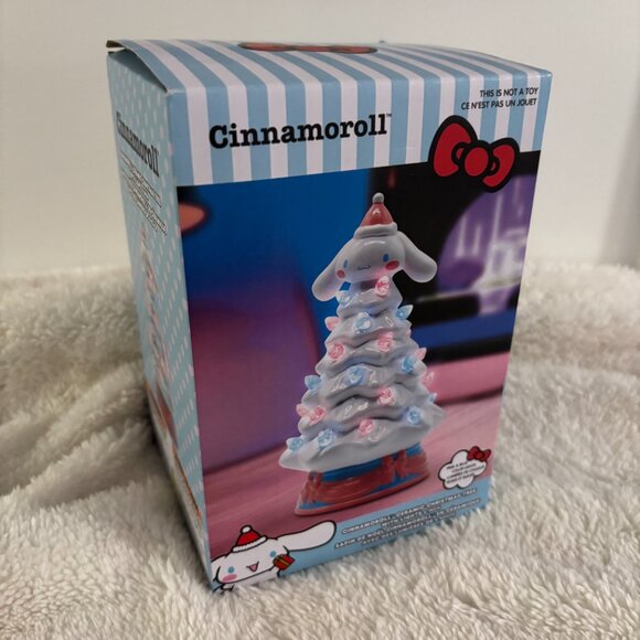 6" Collectable CINNAMOROLL Ceramic Christmas Tree - NEW IN BOX - Picture 2 of 8